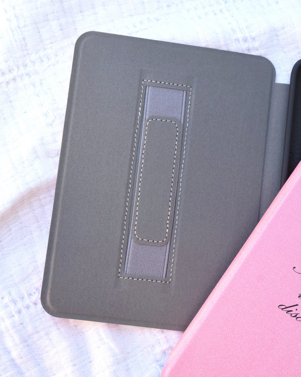 Introverted But Willing To Discuss Books Kindle Case