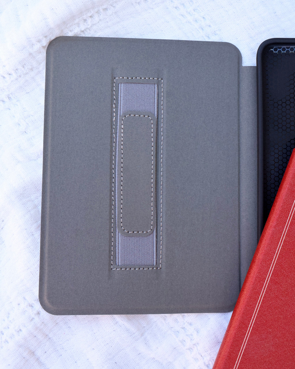 Swans In Love Kindle Case